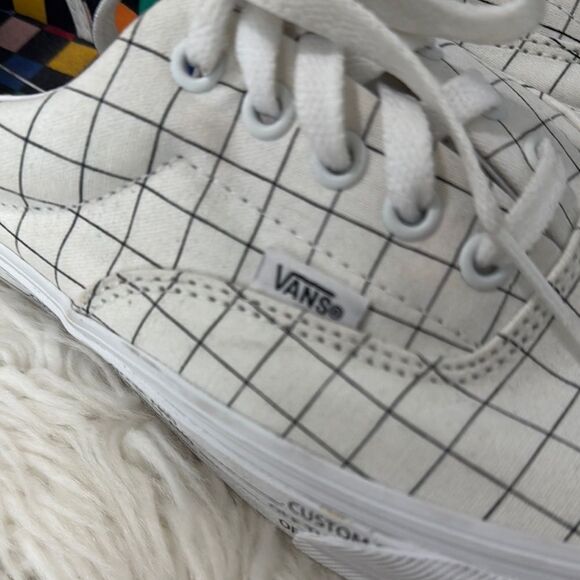 Vans White Grid Pattern Sneakers NWOT Size 11 - Picture 7 of 11
